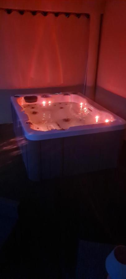 Agreable Rez De Jardin Avec Piscine Et Jacuzzi Apartman Cervione Kültér fotó